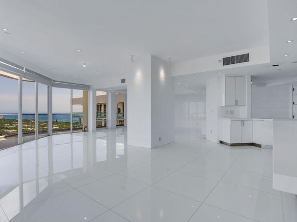 19707 Turnberry Way TS2, Aventura FL 33180