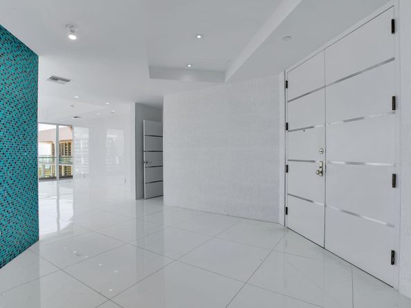 19707 Turnberry Way TS2, Aventura FL 33180