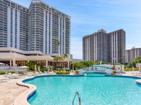 19707 Turnberry Way TS2, Aventura FL 33180