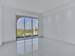 19707 Turnberry Way TS2, Aventura FL 33180