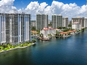 19707 Turnberry Way TS2, Aventura FL 33180