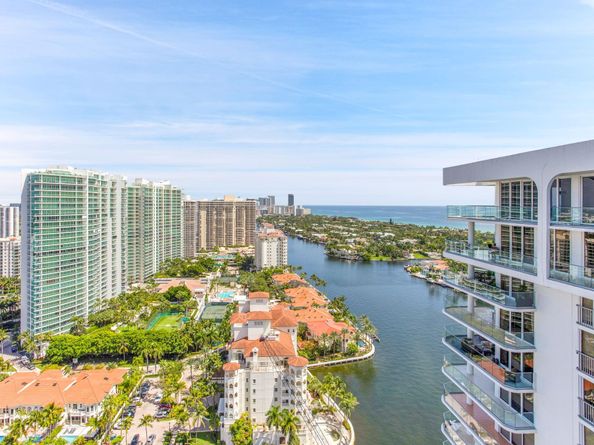 19707 Turnberry Way TS2, Aventura FL 33180
