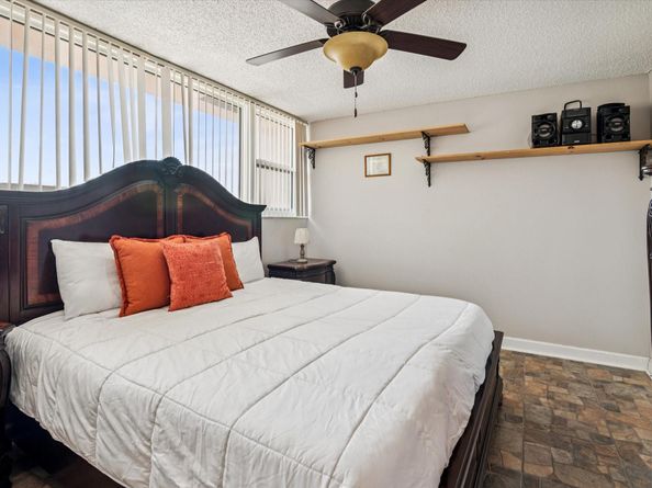 1237 NW 123rd Ter 1237, Pembroke Pines FL 33026