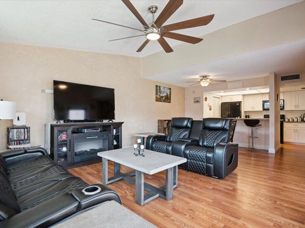 1237 NW 123rd Ter 1237, Pembroke Pines FL 33026