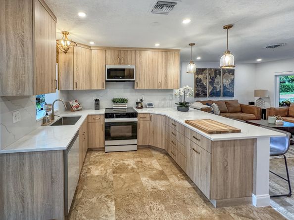 21 SE 9th Street, Pompano Beach FL 33060