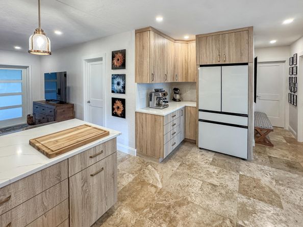 21 SE 9th Street, Pompano Beach FL 33060