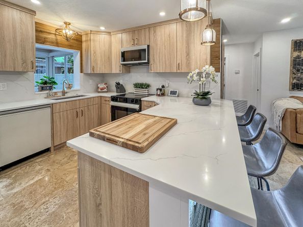 21 SE 9th Street, Pompano Beach FL 33060