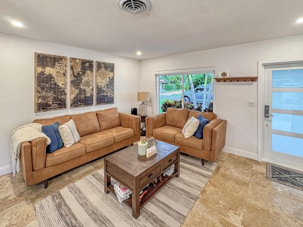 21 SE 9th Street, Pompano Beach FL 33060