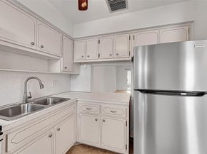 2111 NE 42nd Ct 201w, Lighthouse Point FL 33064