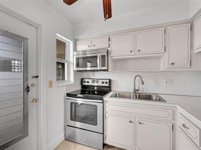 2111 NE 42nd Ct 201w, Lighthouse Point FL 33064