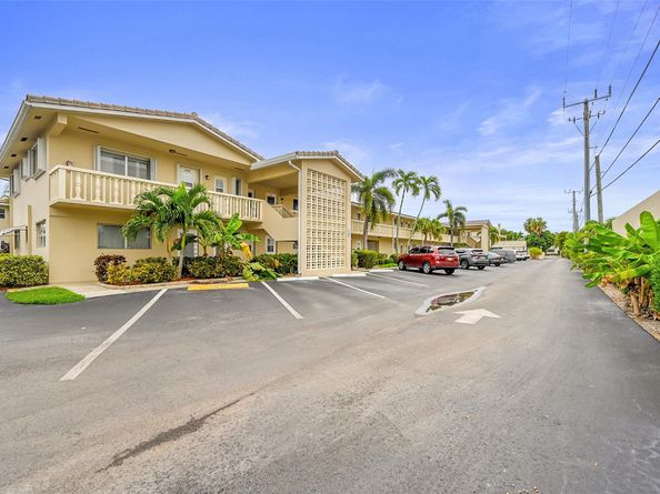 2111 NE 42nd Ct 201w, Lighthouse Point FL 33064