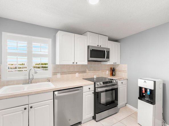 155 Yacht Club Drive 308, North Palm Beach FL 33408