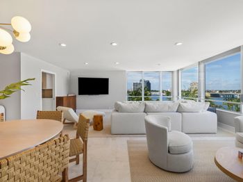 44 Cocoanut Row