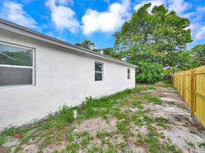 127 NE 8th St, Pompano Beach FL 33060