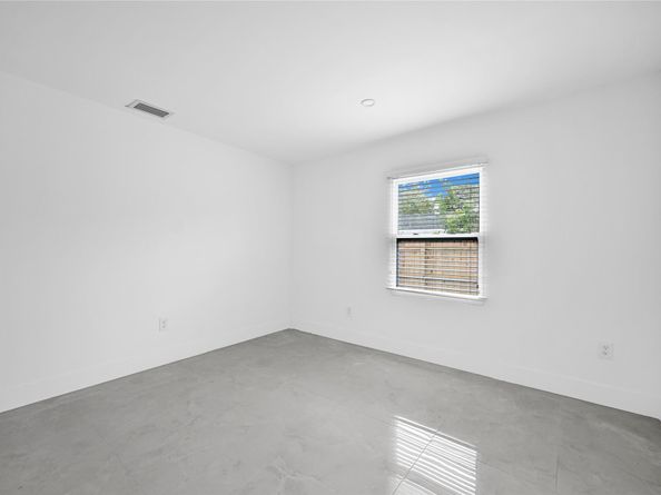 127 NE 8th St, Pompano Beach FL 33060