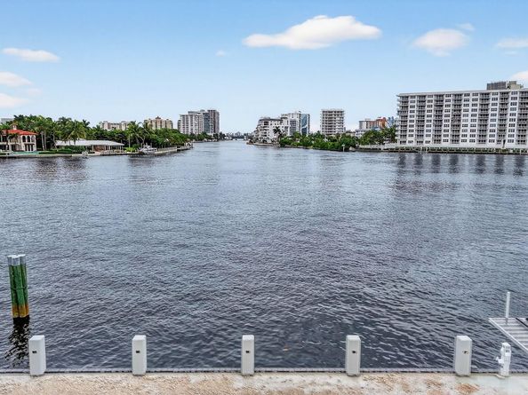 2533 Aqua Vista Blvd, Fort Lauderdale FL 33301