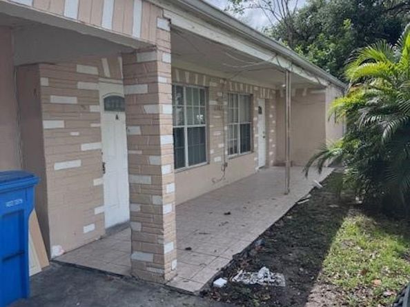 5902 SW 26th Ter, West Park FL 33023