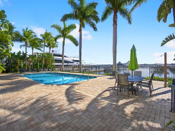 3940 N Flagler Drive 403, West Palm Beach FL 33407
