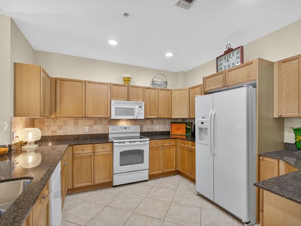 3940 N Flagler Drive 403, West Palm Beach FL 33407