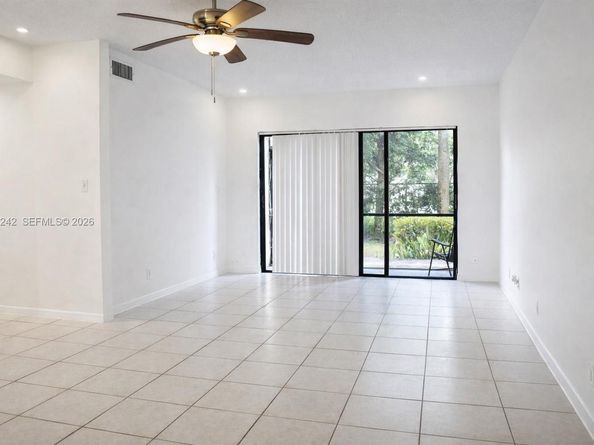 9150 NW 38th Drive 110, Coral Springs FL 33065