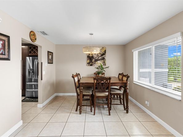 873 NW 70th Way, Margate FL 33063