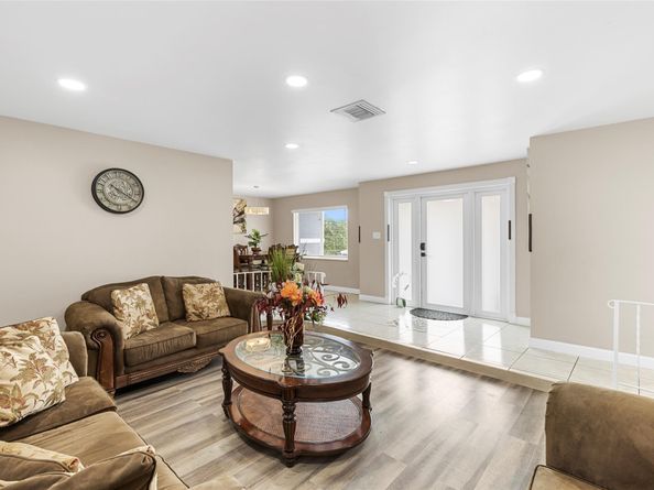 873 NW 70th Way, Margate FL 33063