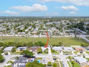 873 NW 70th Way, Margate FL 33063