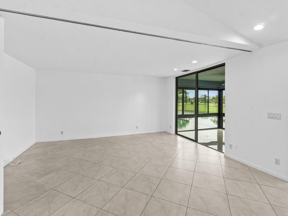 23 Eastgate Drive B, Boynton Beach FL 33436