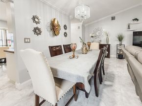 1450 Lakeview Cir, Coral Springs FL 33071