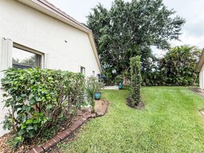 1450 Lakeview Cir, Coral Springs FL 33071