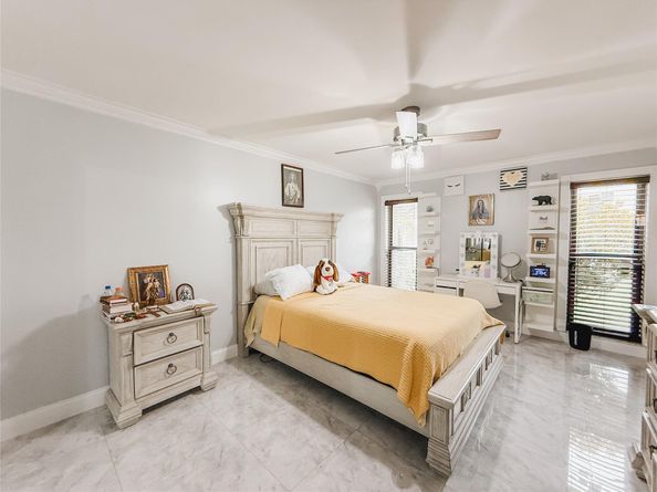 1450 Lakeview Cir, Coral Springs FL 33071