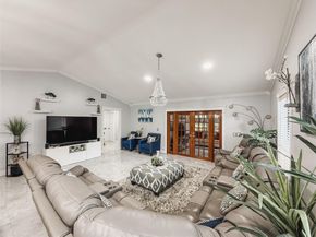 1450 Lakeview Cir, Coral Springs FL 33071
