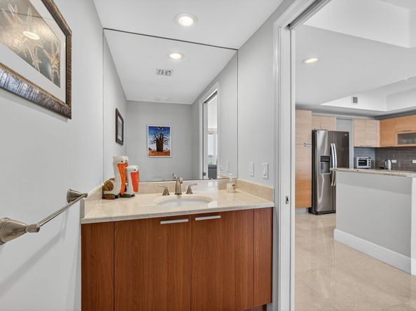 2640 Lake Shore Drive 2115, Riviera Beach FL 33404