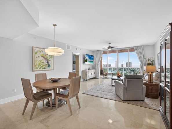 2640 Lake Shore Drive 2115, Riviera Beach FL 33404