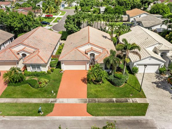 8835 Harrods Dr, Boca Raton FL 33433