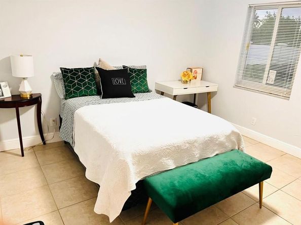 5907 NW 74th Ave, Tamarac FL 33321