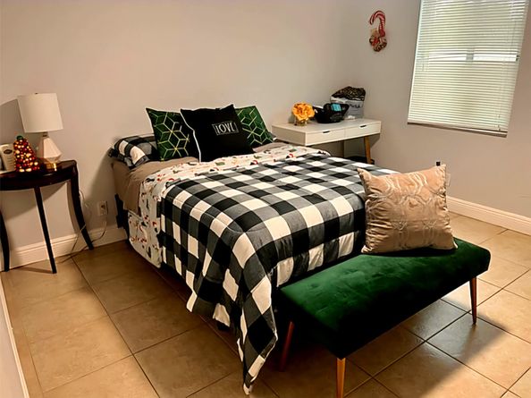 5907 NW 74th Ave, Tamarac FL 33321