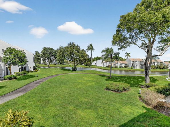 1004 Bridgewood Place, Boca Raton FL 33434
