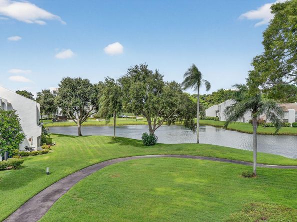 1004 Bridgewood Place, Boca Raton FL 33434
