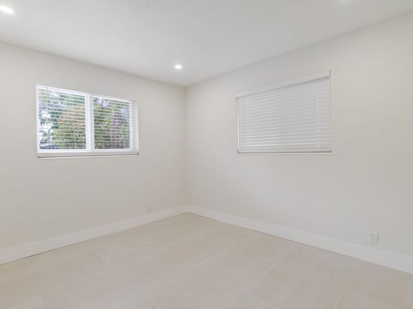 4330 NE 13th Avenue, Oakland Park FL 33334