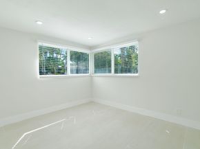 4330 NE 13th Avenue, Oakland Park FL 33334