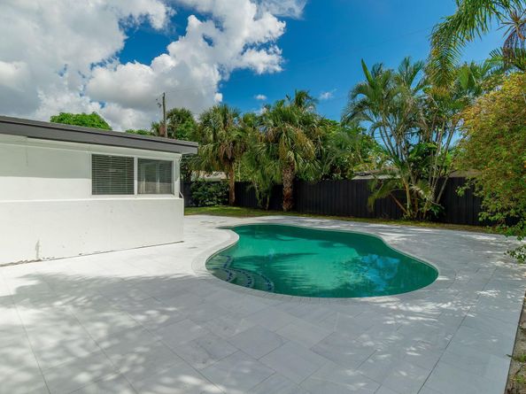 4330 NE 13th Avenue, Oakland Park FL 33334