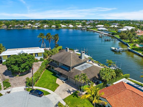 1454 Point Way, North Palm Beach FL 33408