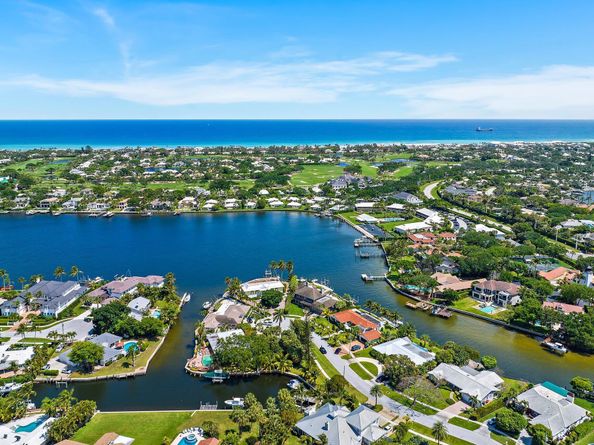 1454 Point Way, North Palm Beach FL 33408