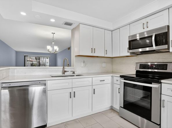 2003 Granada Dr F1, Coconut Creek FL 33066