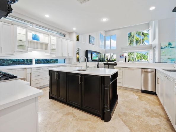 70 N Compass Dr, Fort Lauderdale FL 33308