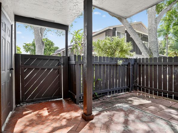 1343 Sussex Dr, North Lauderdale FL 33068