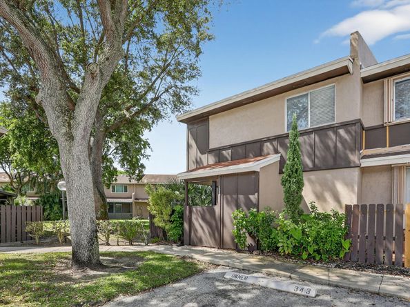 1343 Sussex Dr, North Lauderdale FL 33068