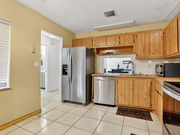 1343 Sussex Dr, North Lauderdale FL 33068