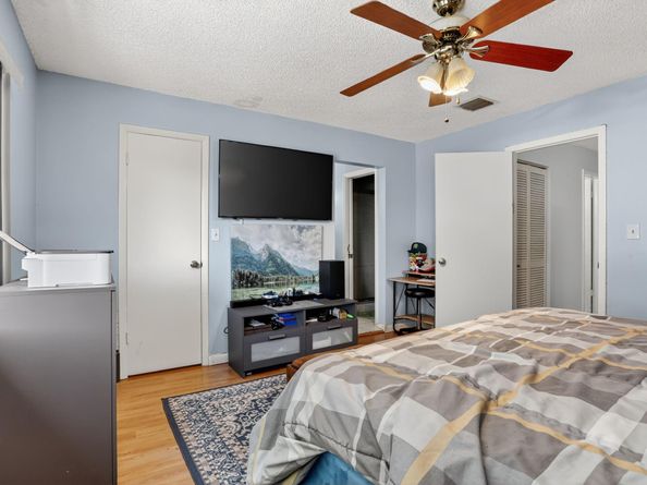 1343 Sussex Dr, North Lauderdale FL 33068